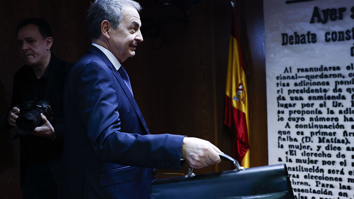 Los agujeros negros de Zapatero en el Senado: opaco con sus clientes y con memoria selectiva respecto a Plus Ultra