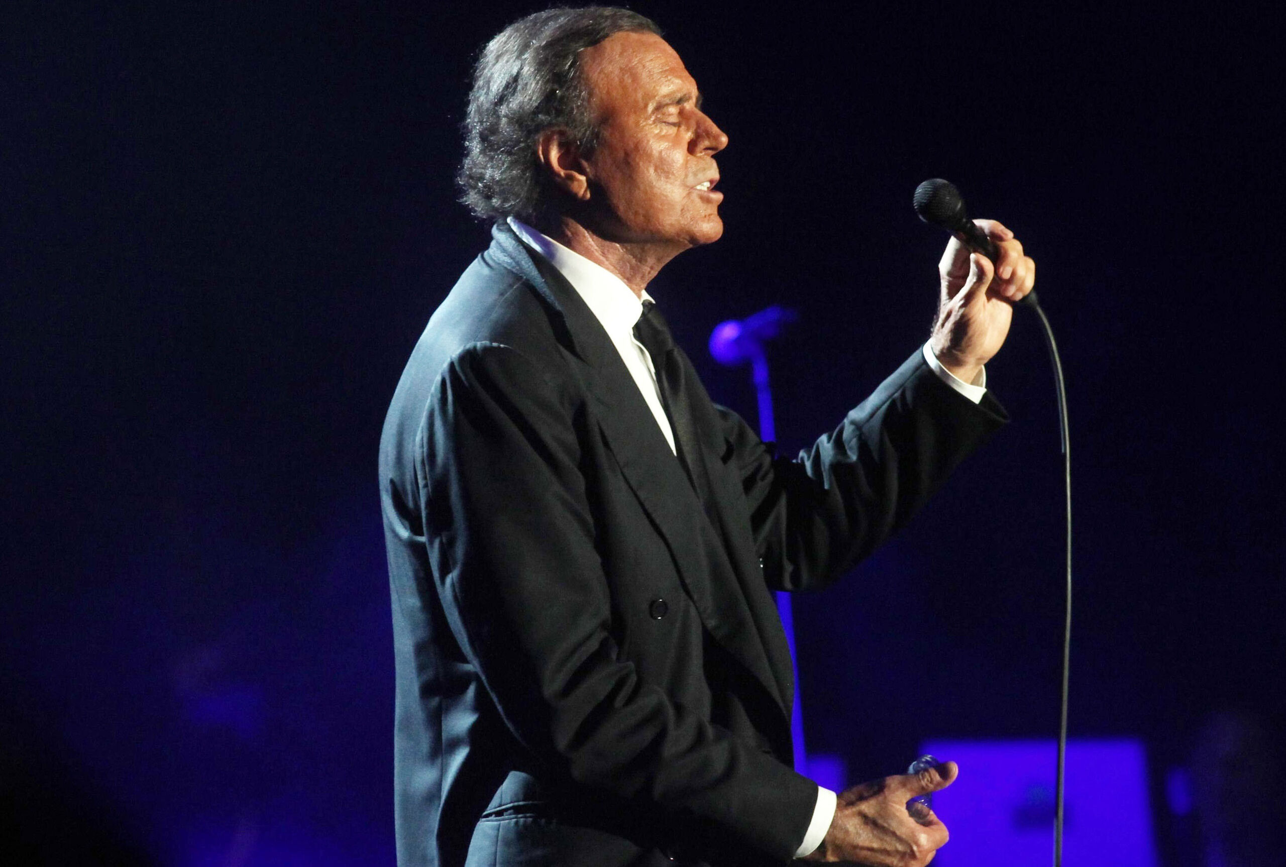 La Fiscalía a la desesperada: intenta por todos los medios que Julio Iglesias no acceda a su investigación