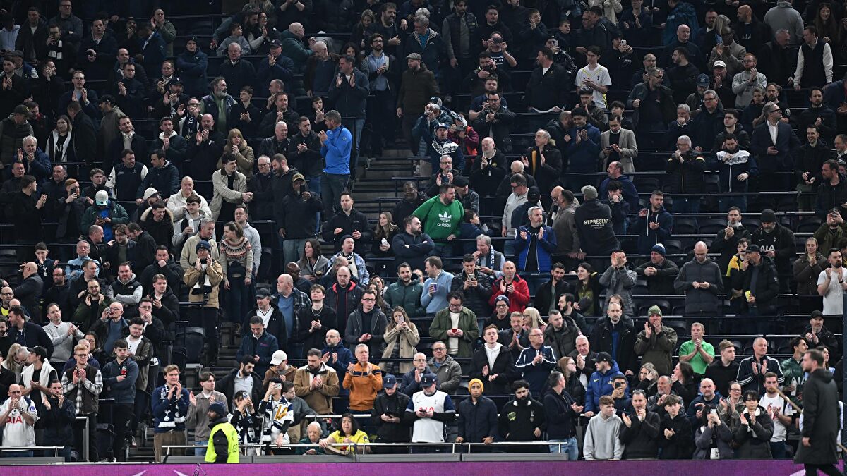 El Tottenham se deshace antes de jugar ante el Atlético: sus aficionados se van del estadio en el descanso