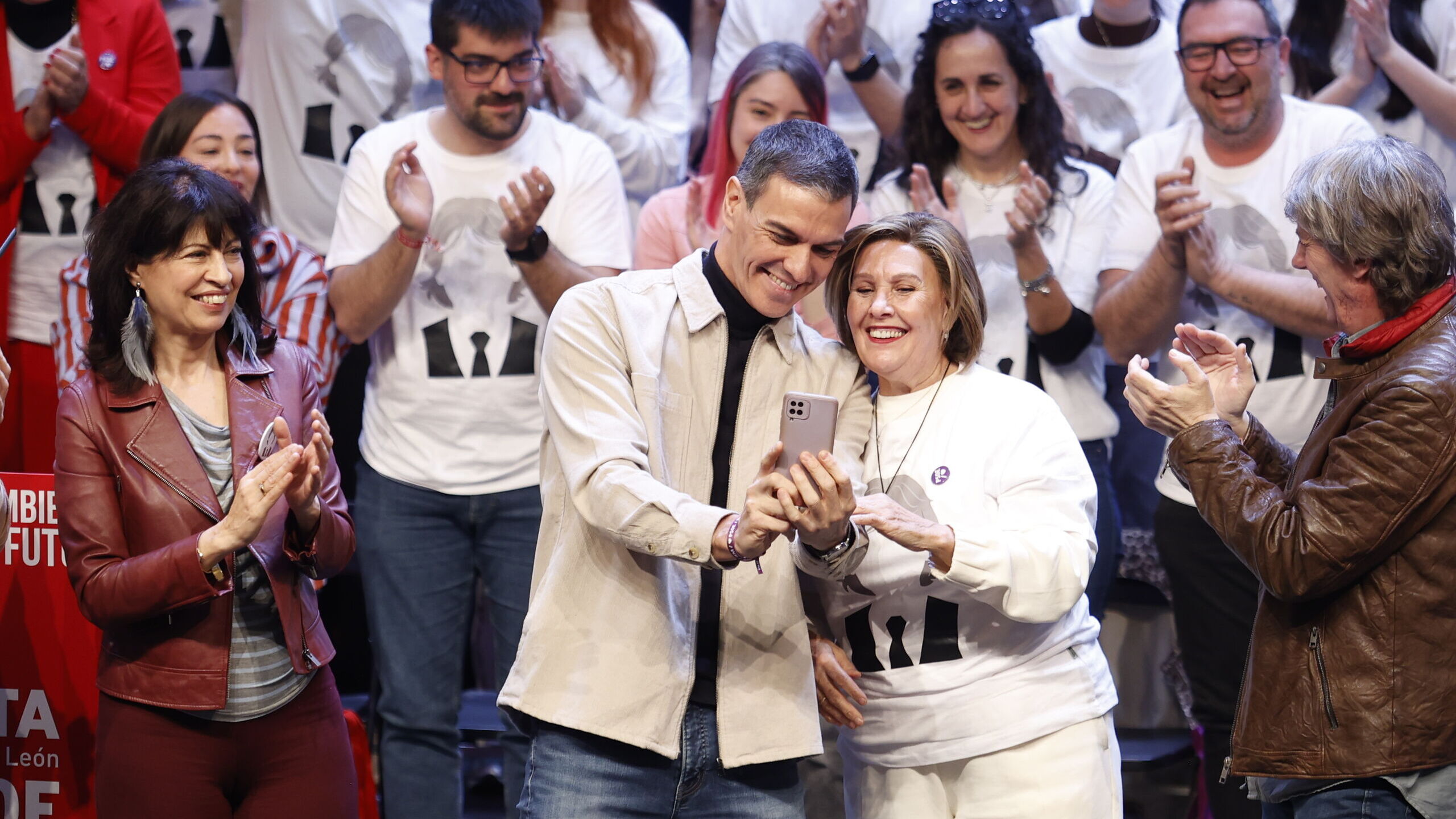 Sánchez observa el empobrecimiento de las familias por Irán tras subir 1.936 millones en impuestos a alimentos