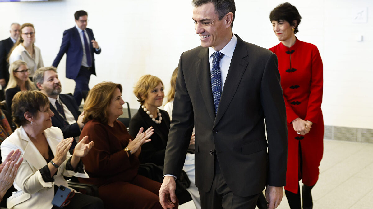 El editorial de Carlos Cuesta:  Respondiendo a Sánchez: en España sí tenemos una corrupción sistémica 