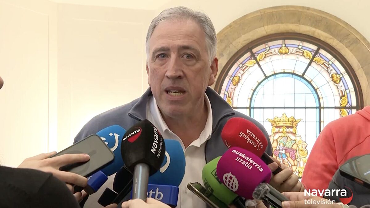 Joseba Asiron dice que  da lo mismo  apoyar al Alcoyano o a los presos de ETA