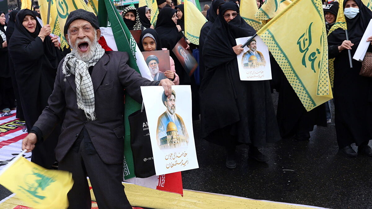 El régimen de Irán lanza a las calles de Teherán a miles de manifestantes como escudos humanos