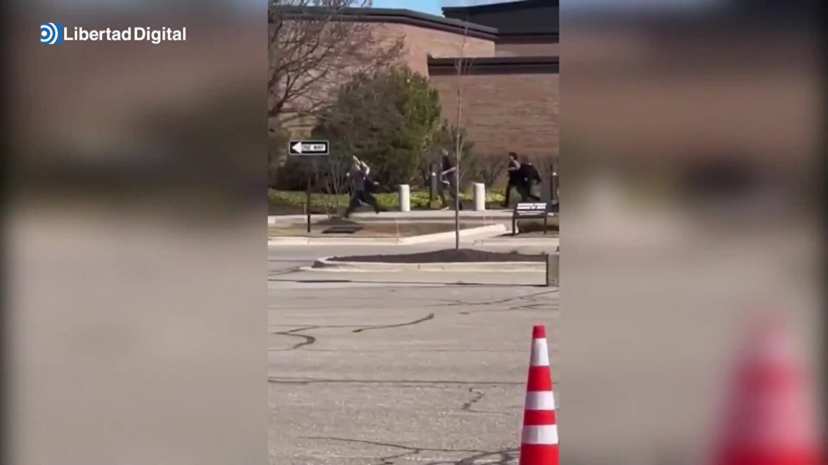 Un asaltante armado es abatido tras empotrar su vehículo contra una sinagoga en Michigan