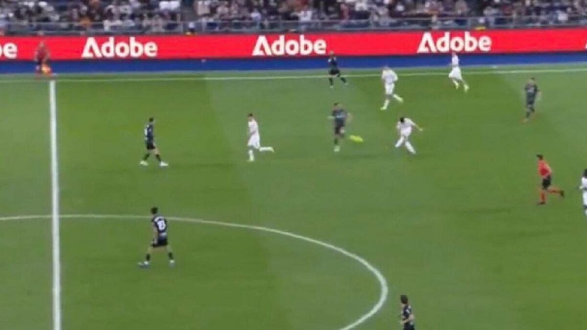 Güler marca el gol del año tirando... ¡desde su casa en Turquía!