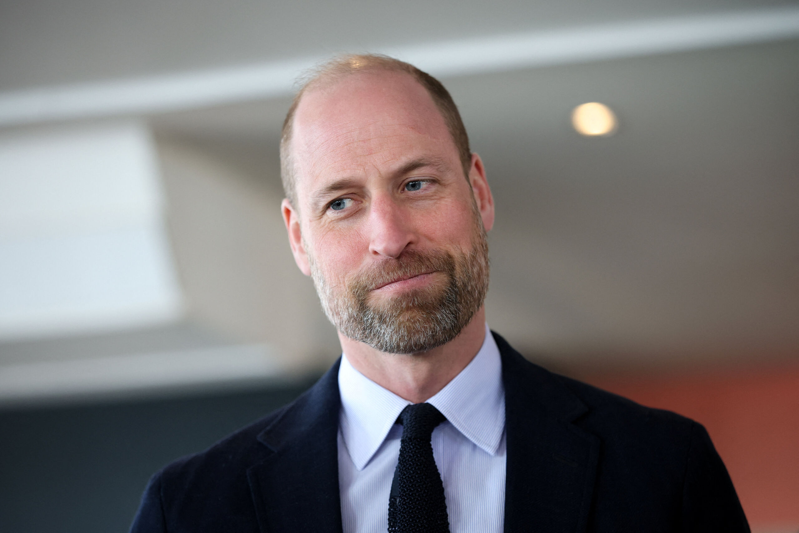 El millonario negocio del príncipe Guillermo con una cárcel vacía y tóxica que paga el Gobierno británico