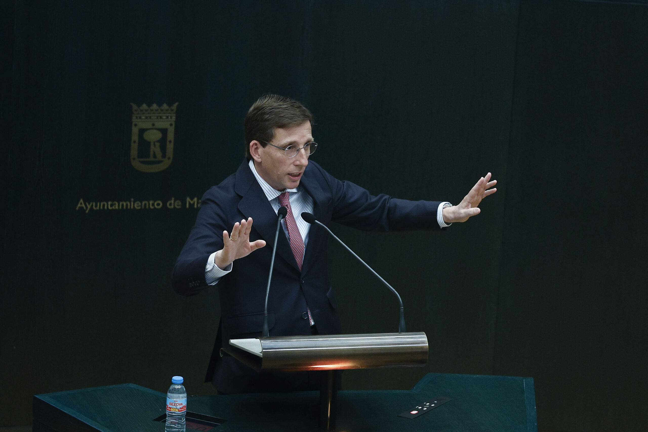 Los planes de Almeida para reducir trabas y burocracia en la construcción de vivienda en Madrid