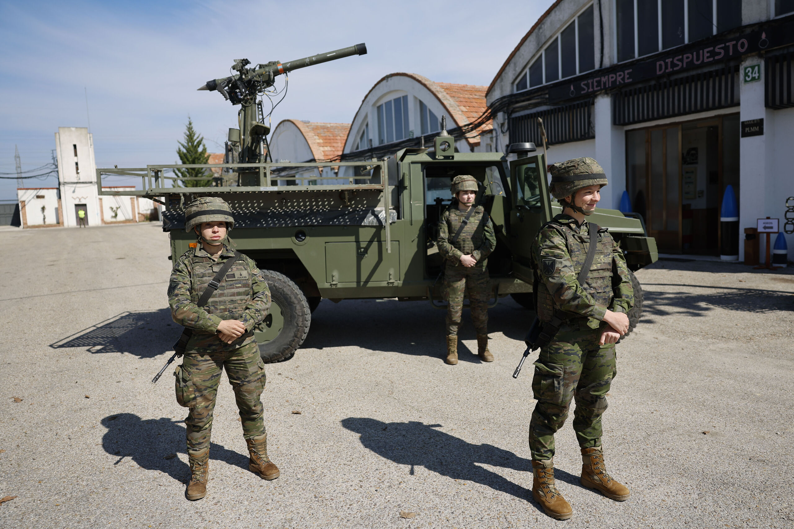 El 'antiamericano' Sánchez ha albergado en su mandato la mayor compra de material militar a EEUU desde 1950