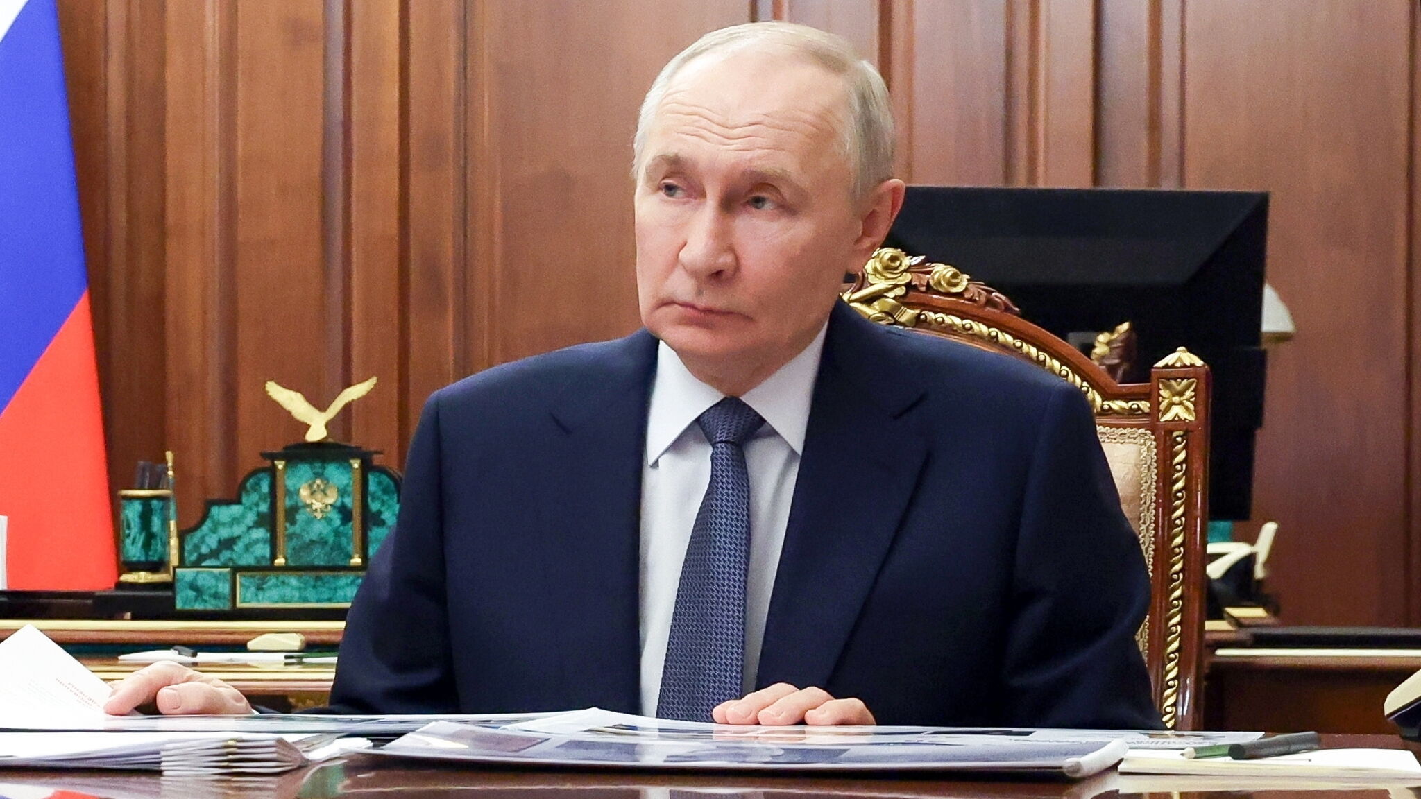 Rusia se apoya en los impagos de Sánchez a las renovables para esquivar un litigio millonario por Crimea