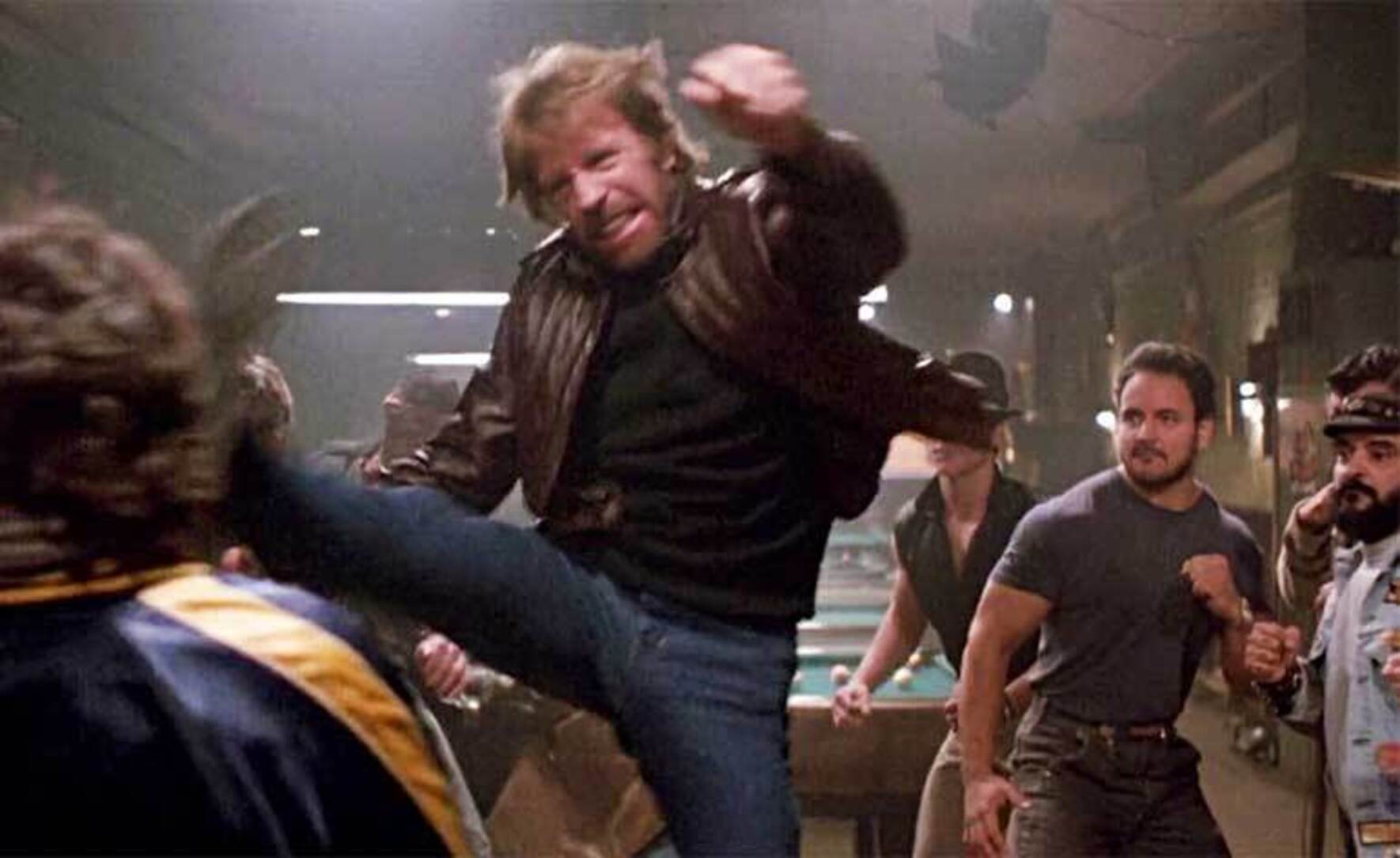 'Código de silencio' (1985): la joya oculta de Chuck Norris que hoy debes reivindicar