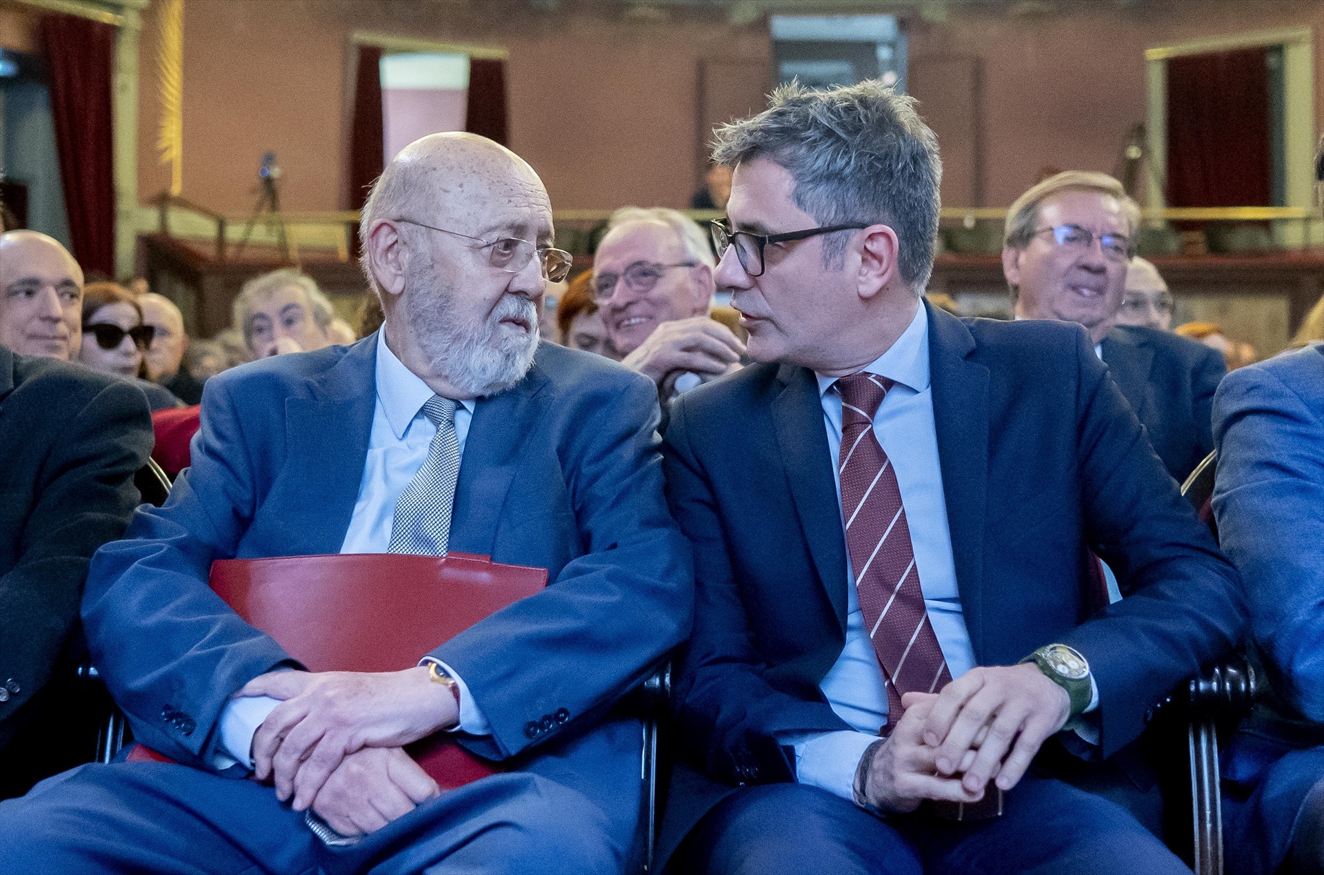 Tezanos utiliza el CIS de los "hábitos sexuales" para apuntalar la propaganda de Sánchez contra la guerra de Irán