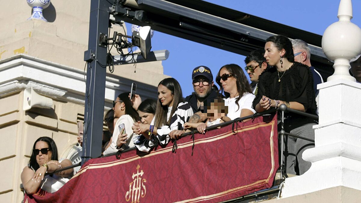 Anabel Pantoja y Kiko Rivera juntos en la Semana Santa de Sevilla
