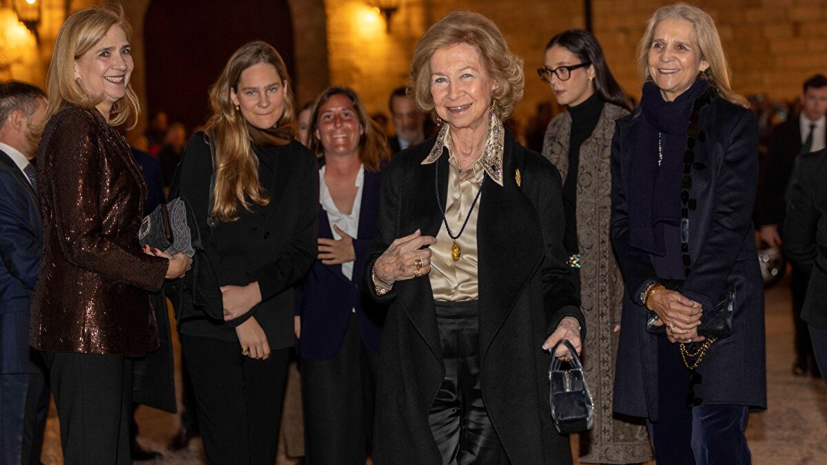 La reina Sofía cumple su tradición en Palma junto a sus hijas y sus nietas Victoria Federica e Irene