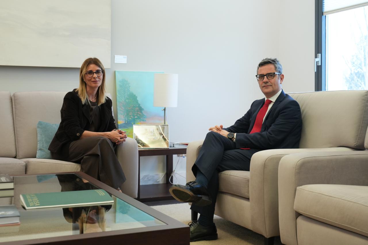 Bolaños traslada a la AJFV que se crearán 500 nuevas plazas de jueces en junio: "Estaremos expectantes, a ver si cumple"