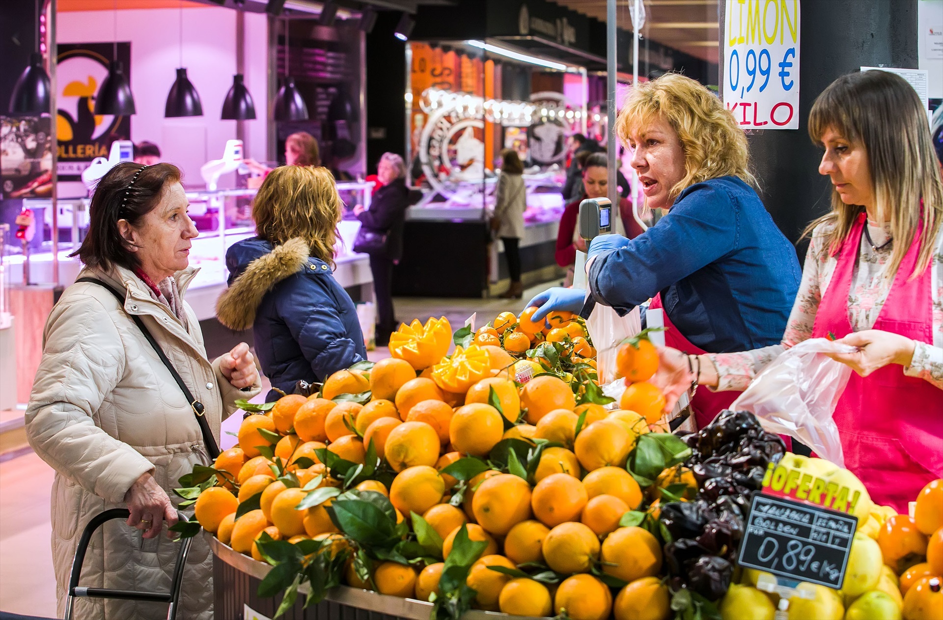 ¿Salud o inflación? Los españoles fuman y beben menos, pero tambiém comen menos fruta y verdura