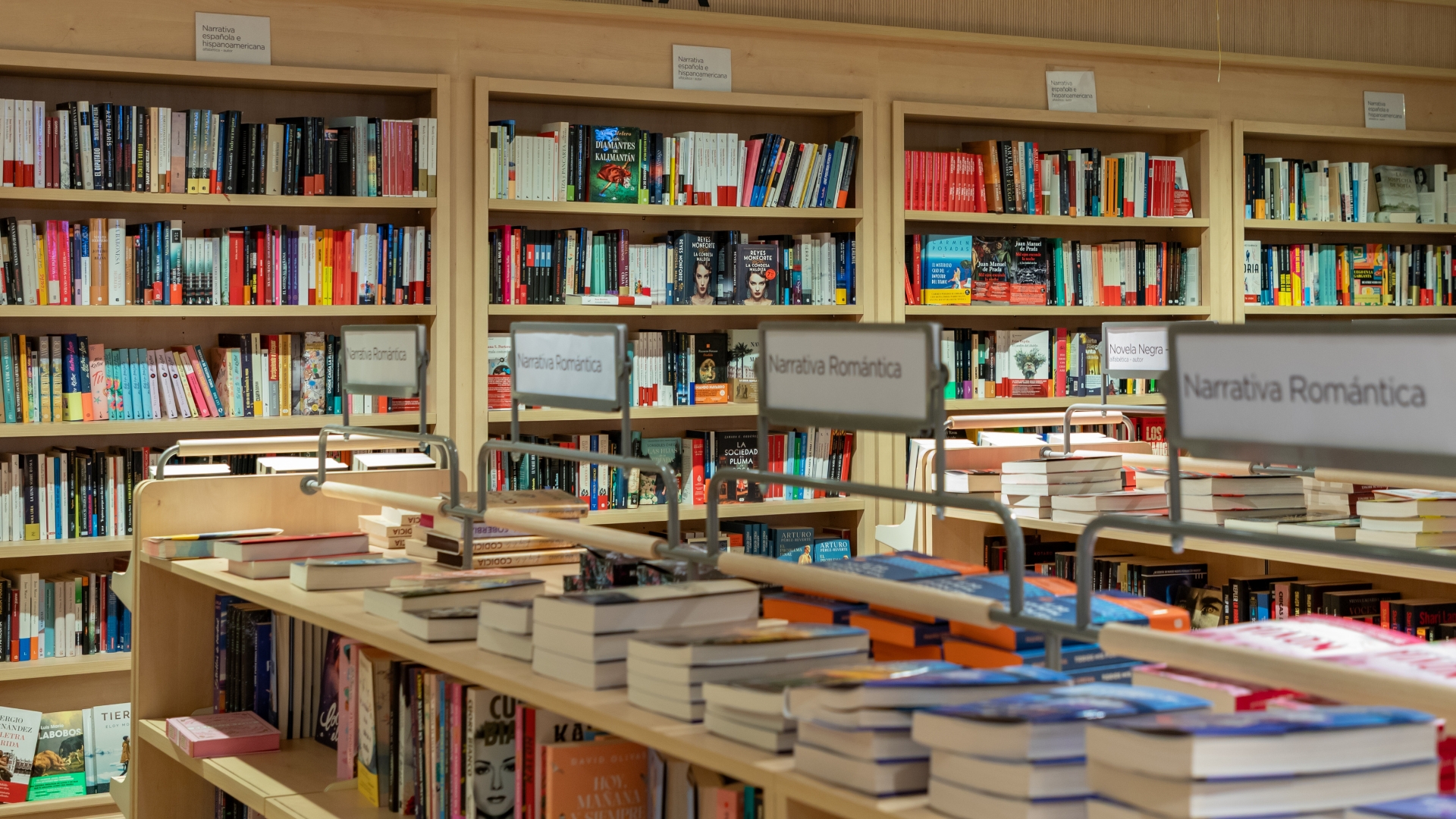 Un empleado roba libros durante cinco años y gana 400.000 euros en Wallapop