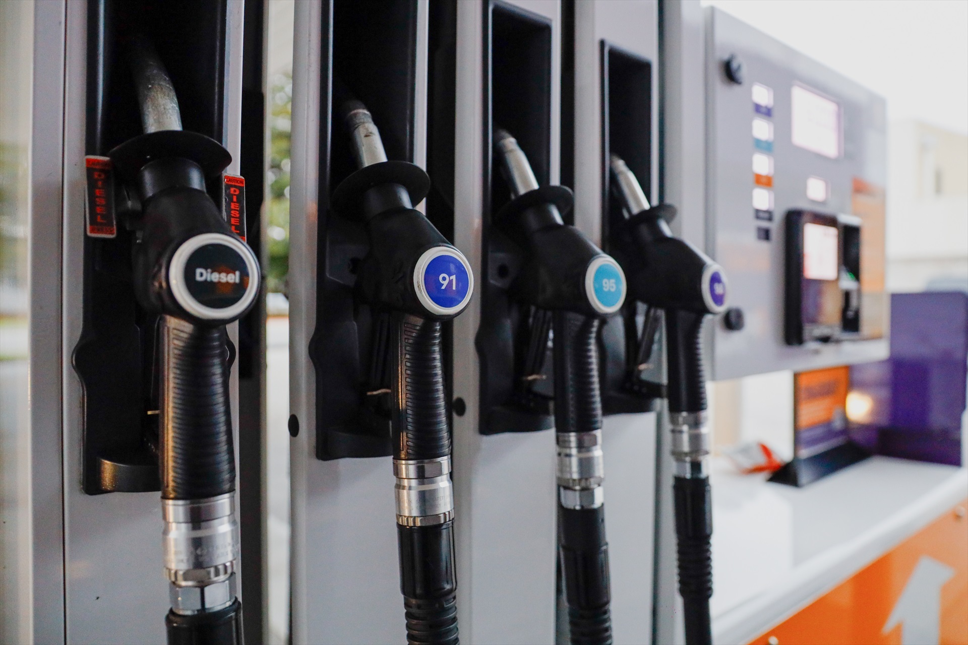 Del teletrabajo obligatorio a los días sin coche: así responden los gobiernos de todo el mundo a la crisis del petróleo