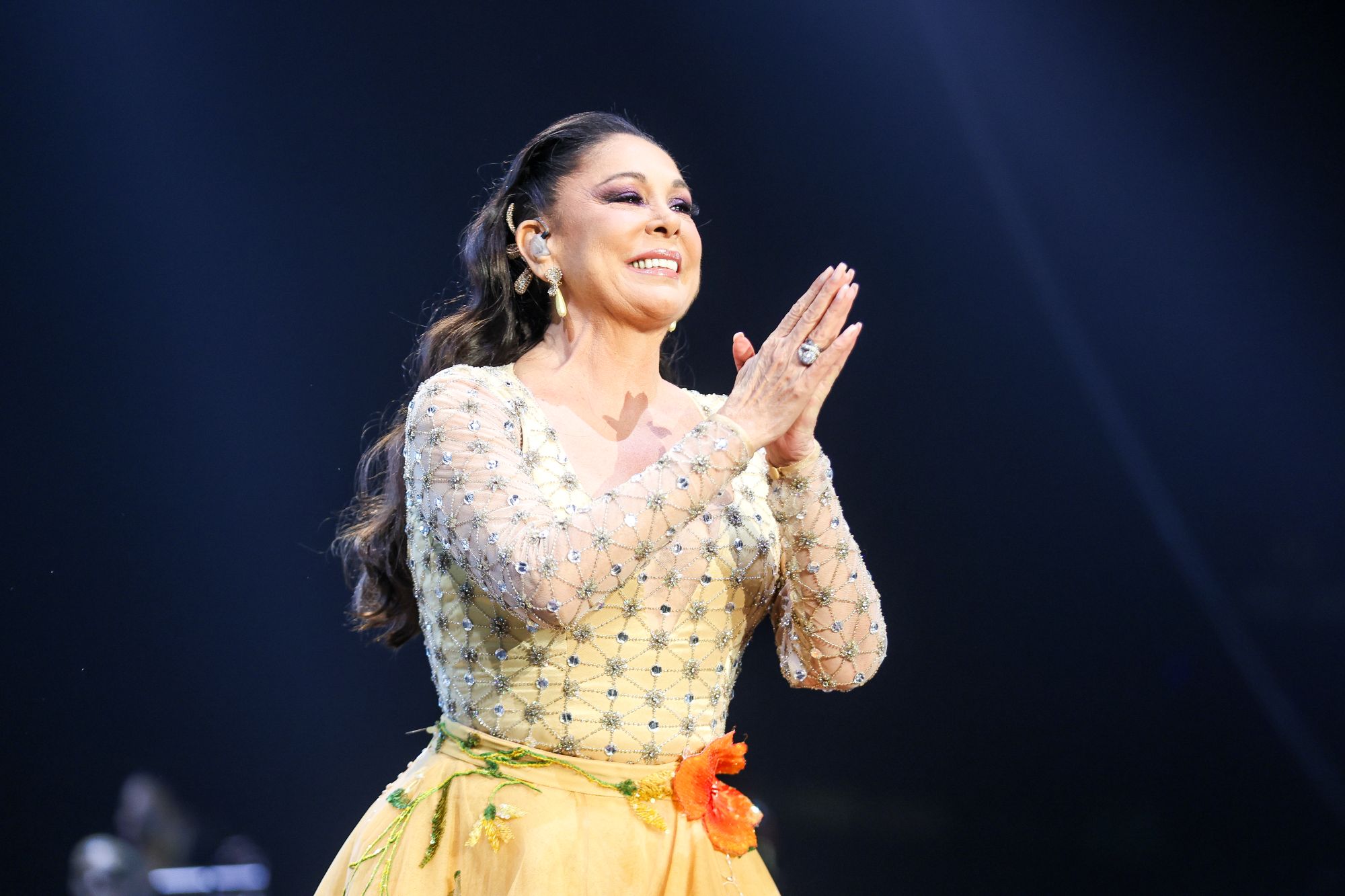 Acusan a Isabel Pantoja de trasladar dinero a Gibraltar en más de 150 viajes: "Unos 10 o 15 millones de euros"