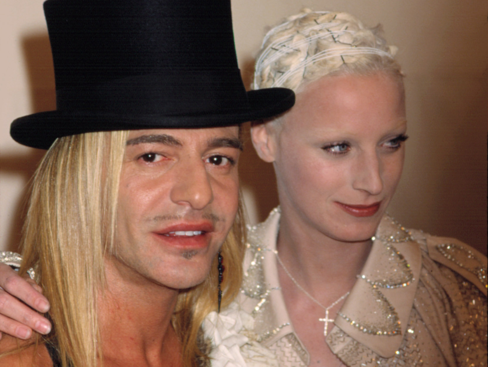 Galliano se muda a La Coruña: vuelve a la moda de la mano de Marta Ortega y Zara