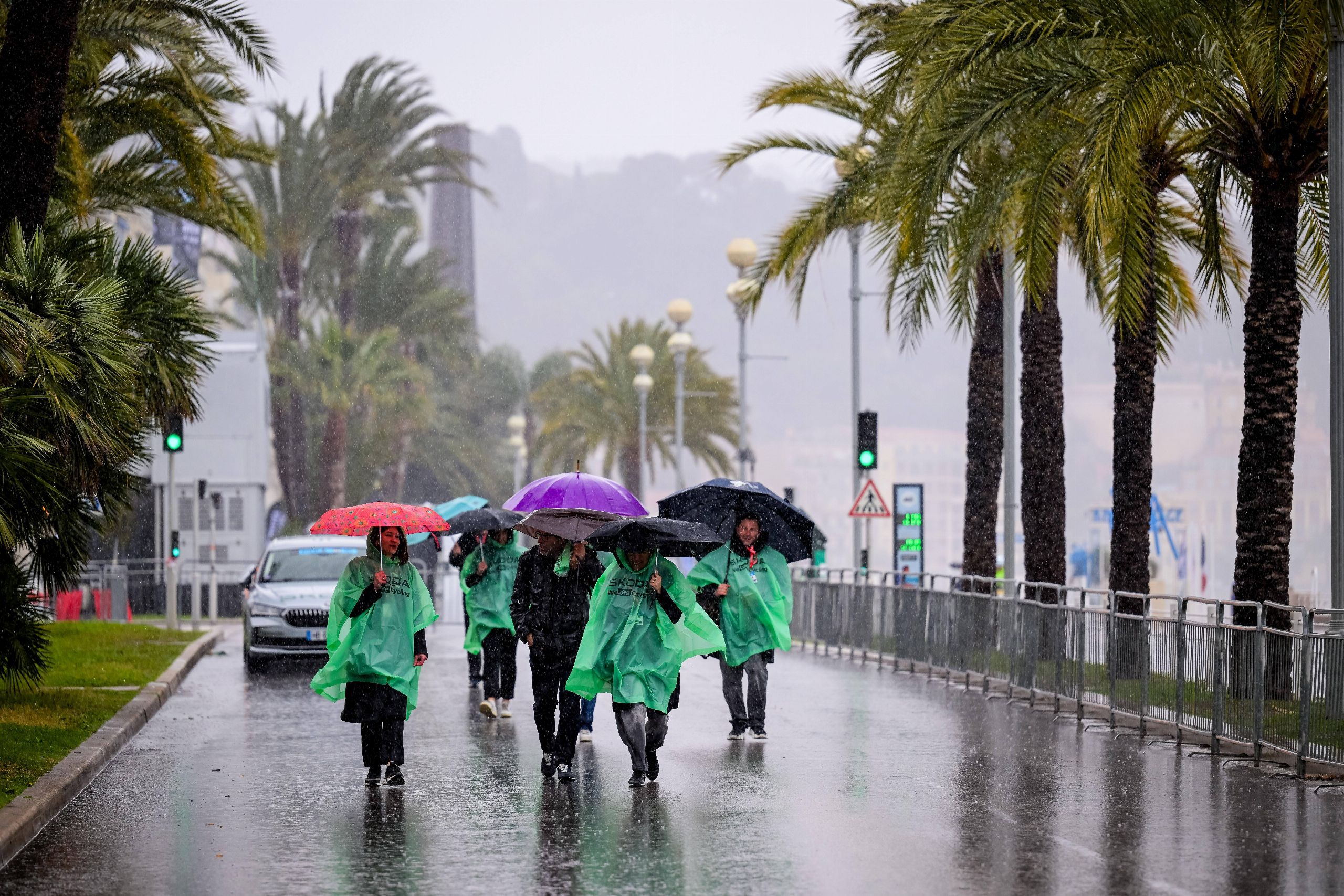 El tiempo se complica: Viento huracanado, nieve y avisos de riesgo en Baleares y Cataluña