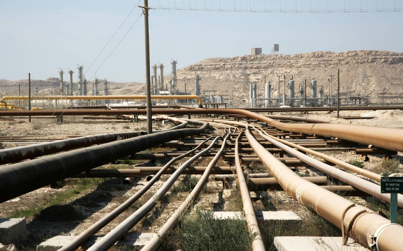 Las costosas alternativas de los países del Golfo para sortear el bloqueo de Irán en Ormuz