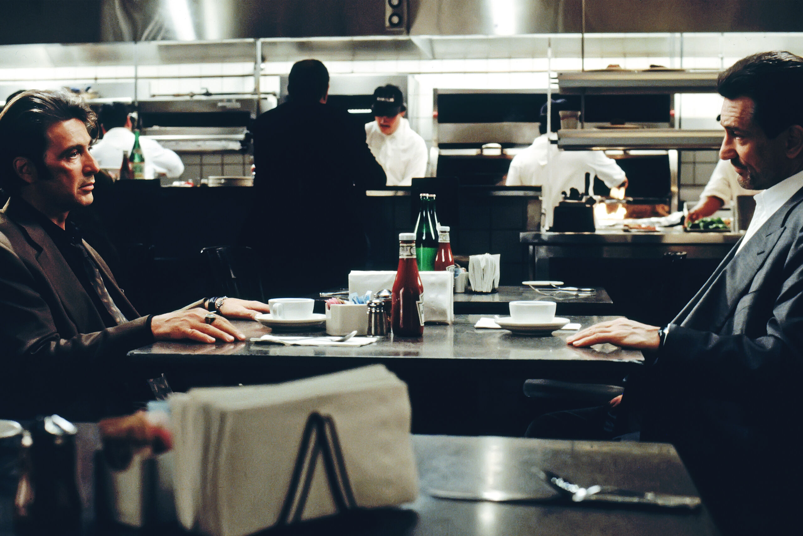 El duelo entre Pacino y De Niro en 'Heat': una cima del thriller con atmósfera hipnótica