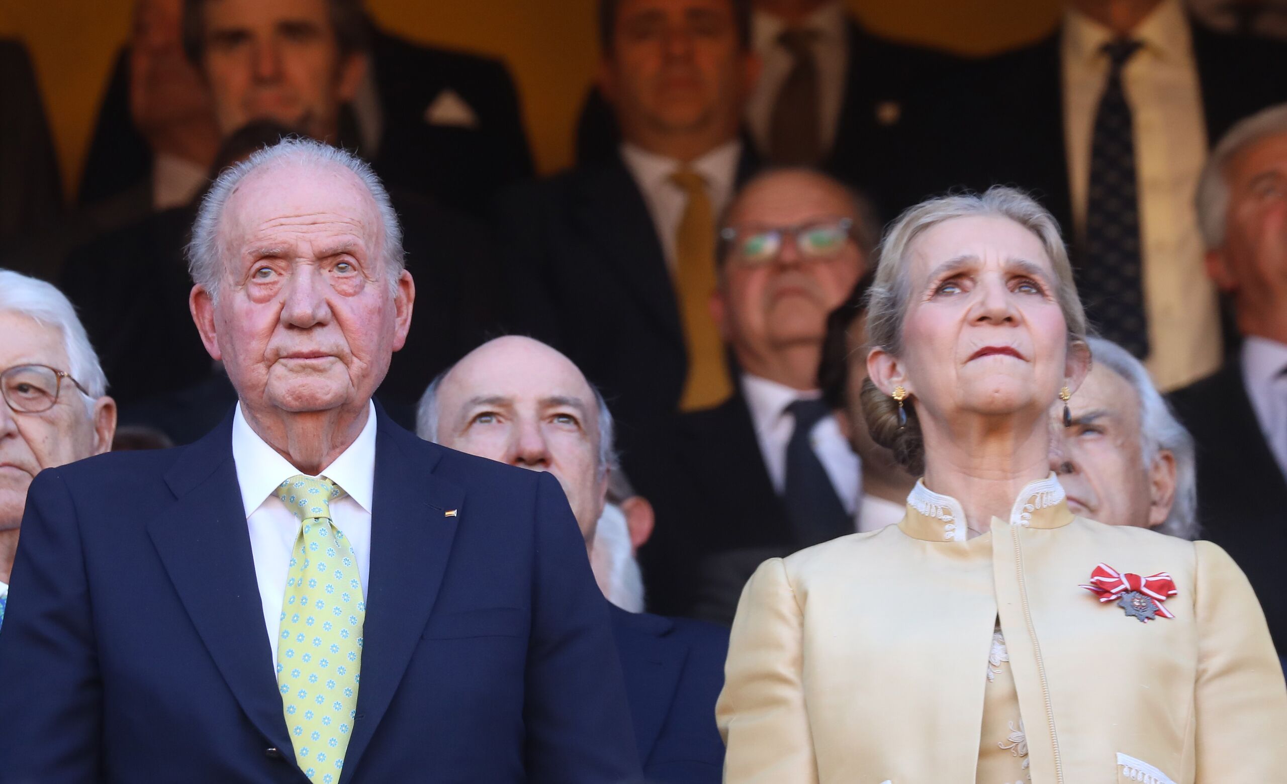 Juan Carlos I concluye su visita relámpago a Sevilla, pone rumbo a Cascais y promete volver "prontísimo"