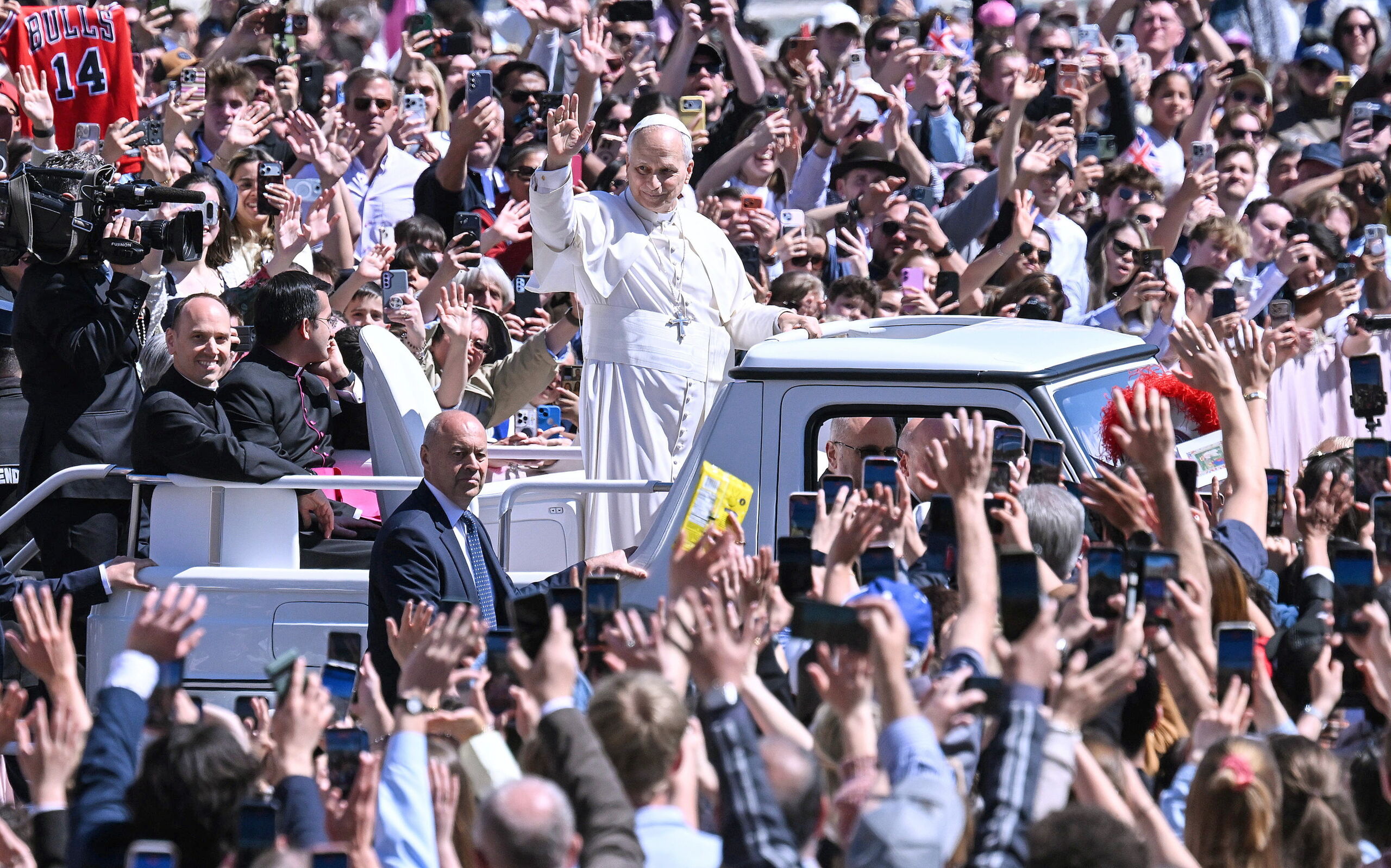 El papa León XIV necesita 10.000 voluntarios en Madrid: cómo ser uno de ellos