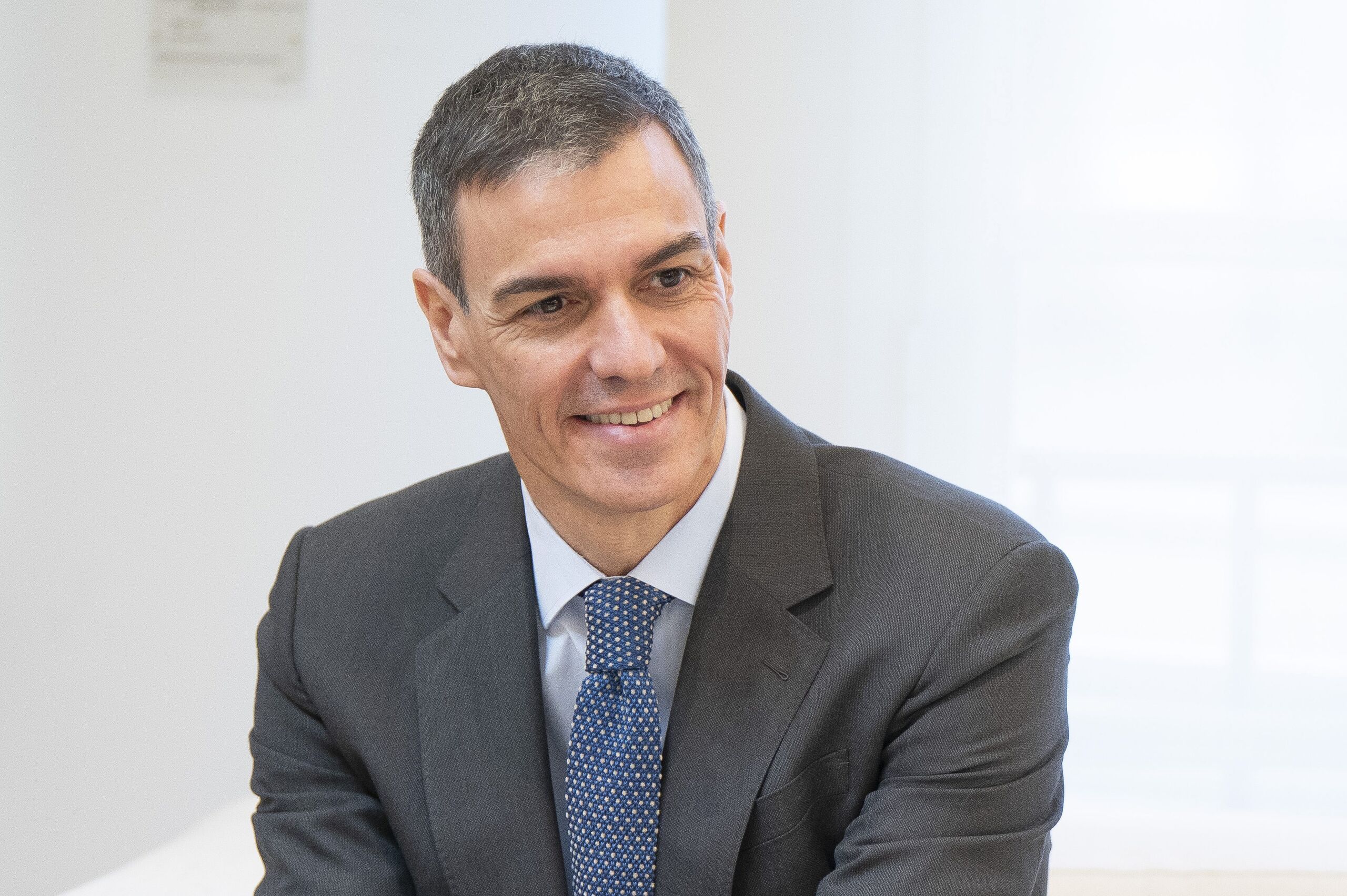 La trampa de los 22 millones de Sánchez: oculta 880.000 empleos duplicados