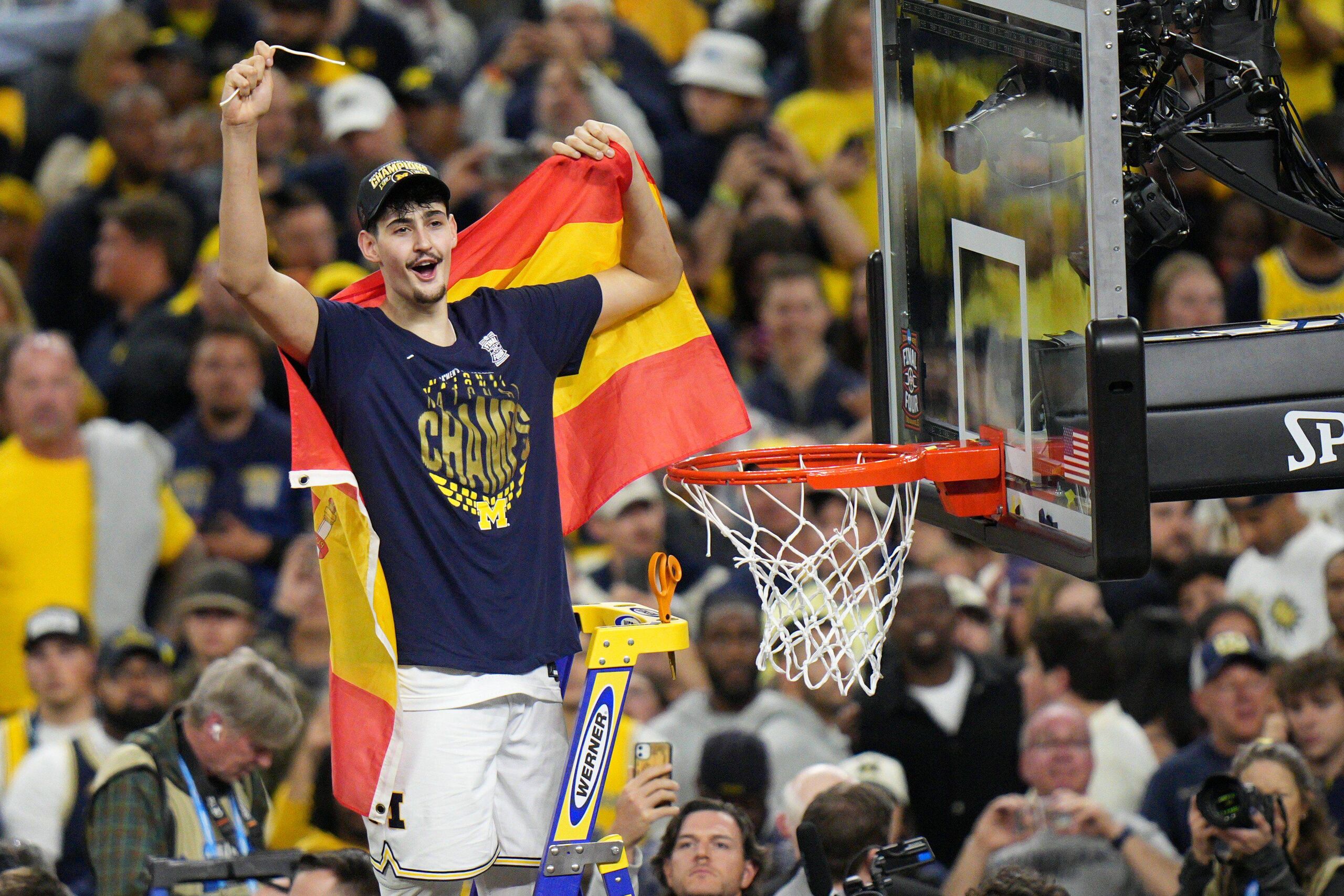 Histórico Aday Mara: primer español que gana la prestigiosa NCAA