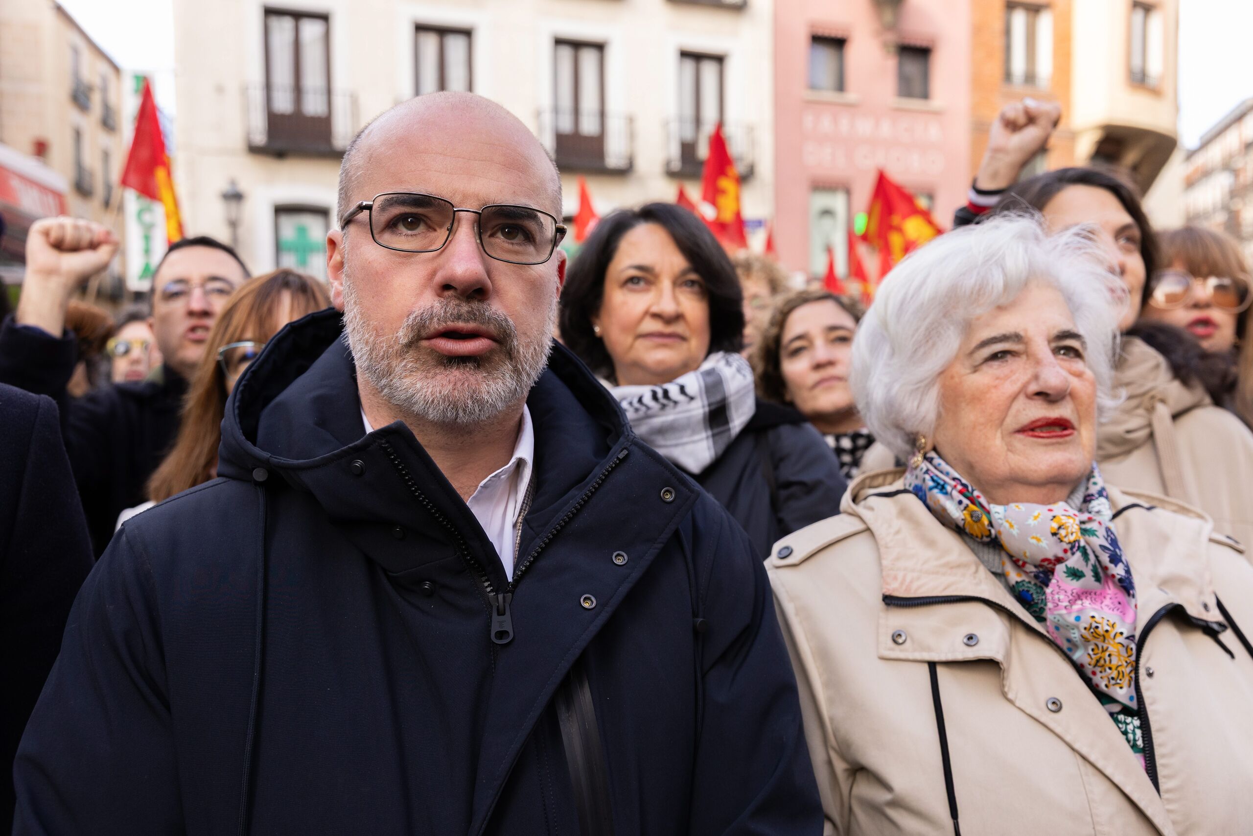 Almeida celebra que el delegado del Gobierno "se siente en vez de hablar" sobre el estadio de Shakira
