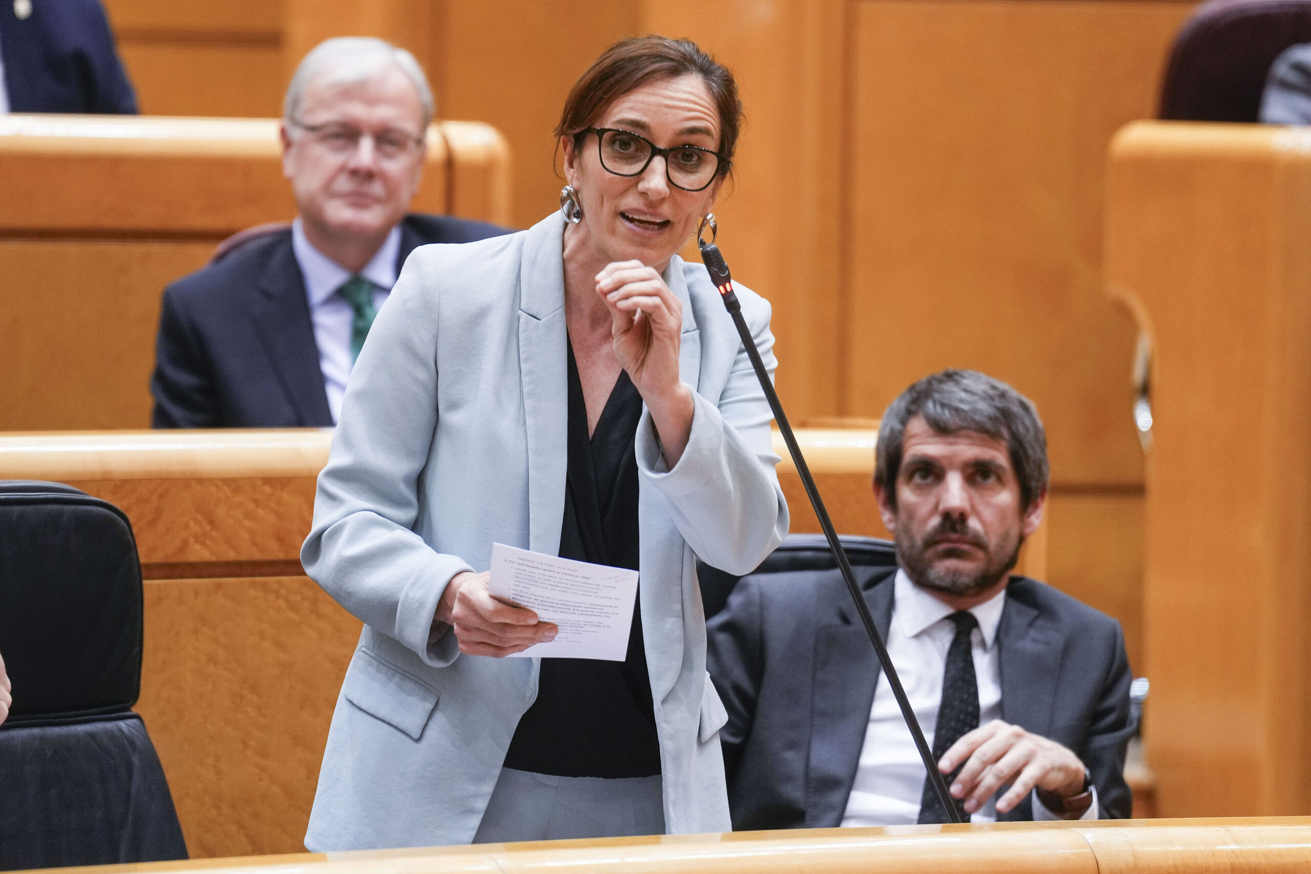 Mónica García manipula un estudio para culpar a la vivienda del récord de bajas laborales