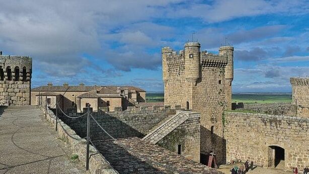 Ni Sigüenza ni Pedraza: este es el pueblo medieval que quiere ser el más visitado de España con 750.000 viajeros