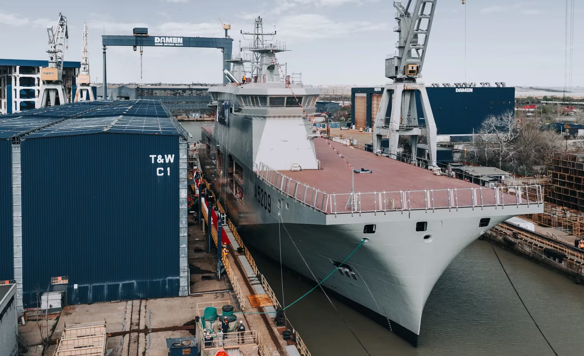 Portugal revoluciona la defensa europea: bota el primer portadrones para sistemas aéreos, marinos y submarinos