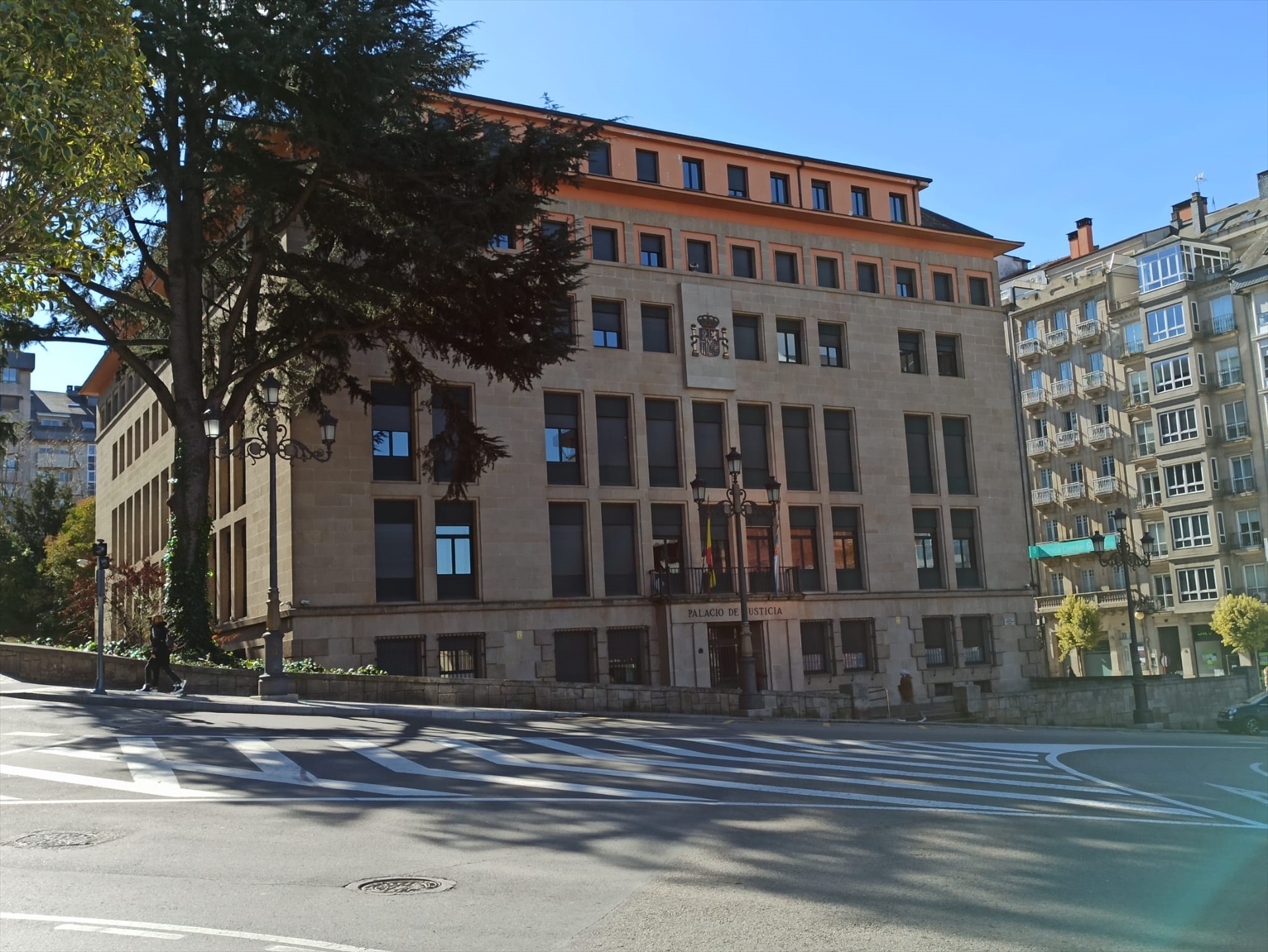 Piden 71 años a una red por prostituir a menores fugadas de un centro en Orense