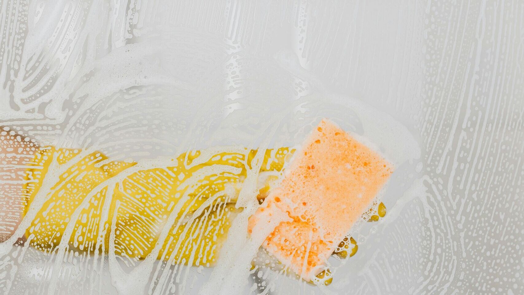 El sencillo método para que el espejo del baño no se empañe