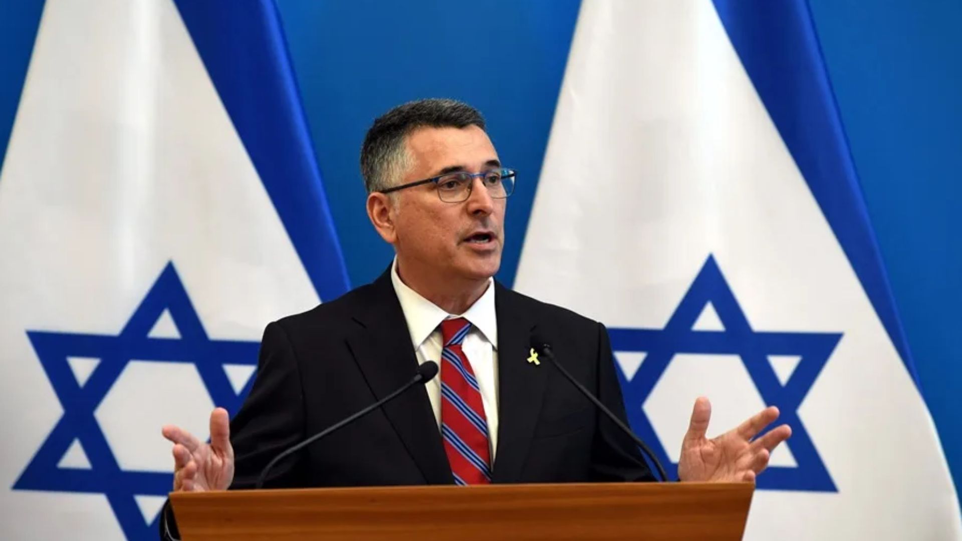 Israel acusa al Gobierno de ir "de la mano sin pudor" con el régimen iraní