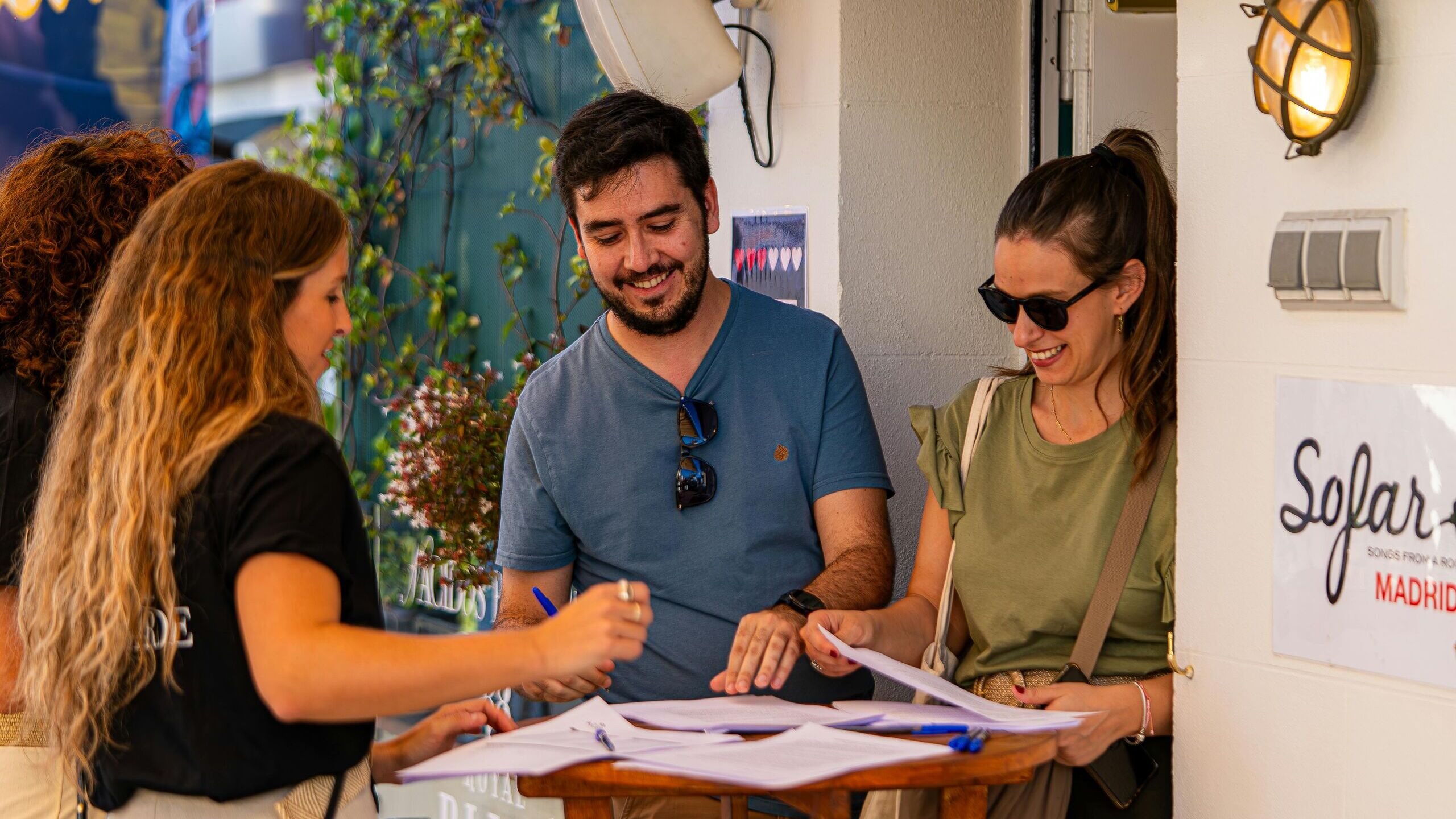 La diferencia entre 'informar de' e 'informar algo' que casi nadie sabe