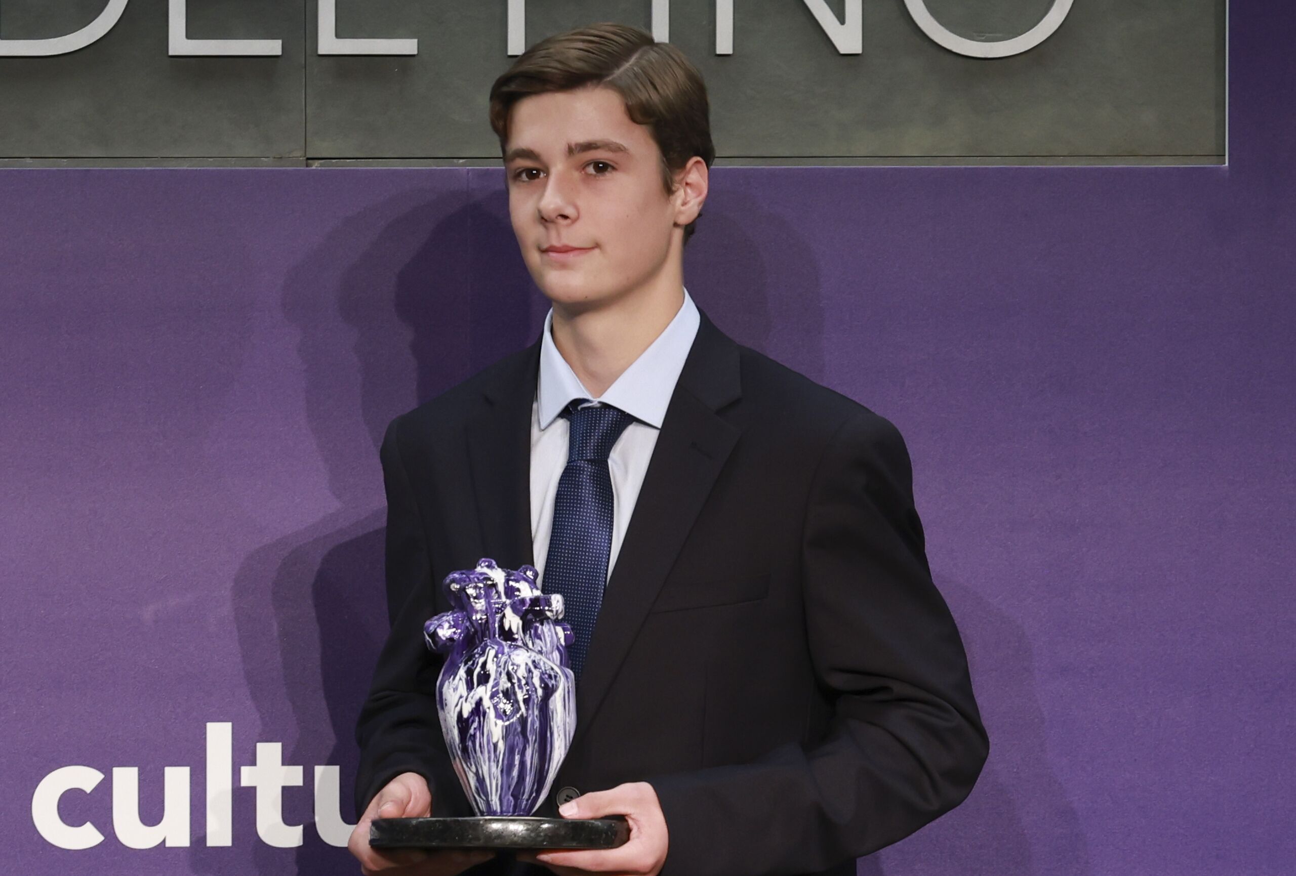 El nieto de Simeón de Bulgaria estudia cultura china budista y es experto con 19 años en artes marciales