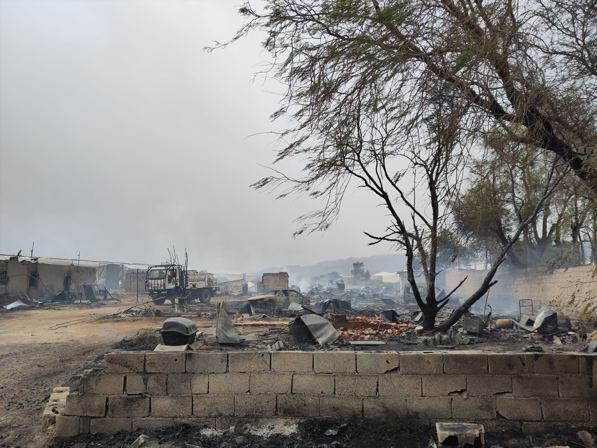 Un incendio en un poblado chabolista de Níjar deja a 15 inmigrantes sin papeles para su regularización