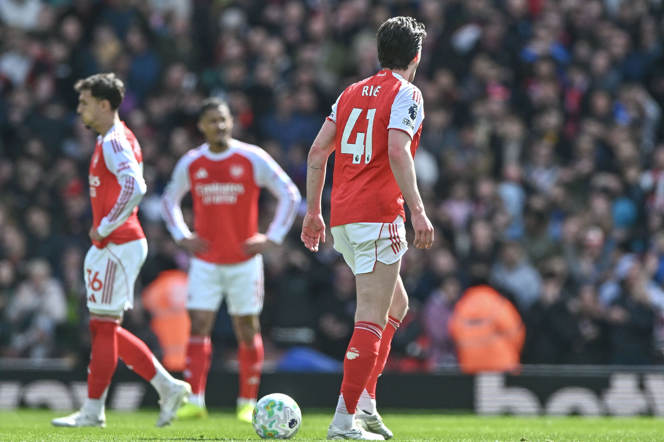 Surrealista denuncia de un aficionado contra el Arsenal por "angustia emocional, estrés y ansiedad"