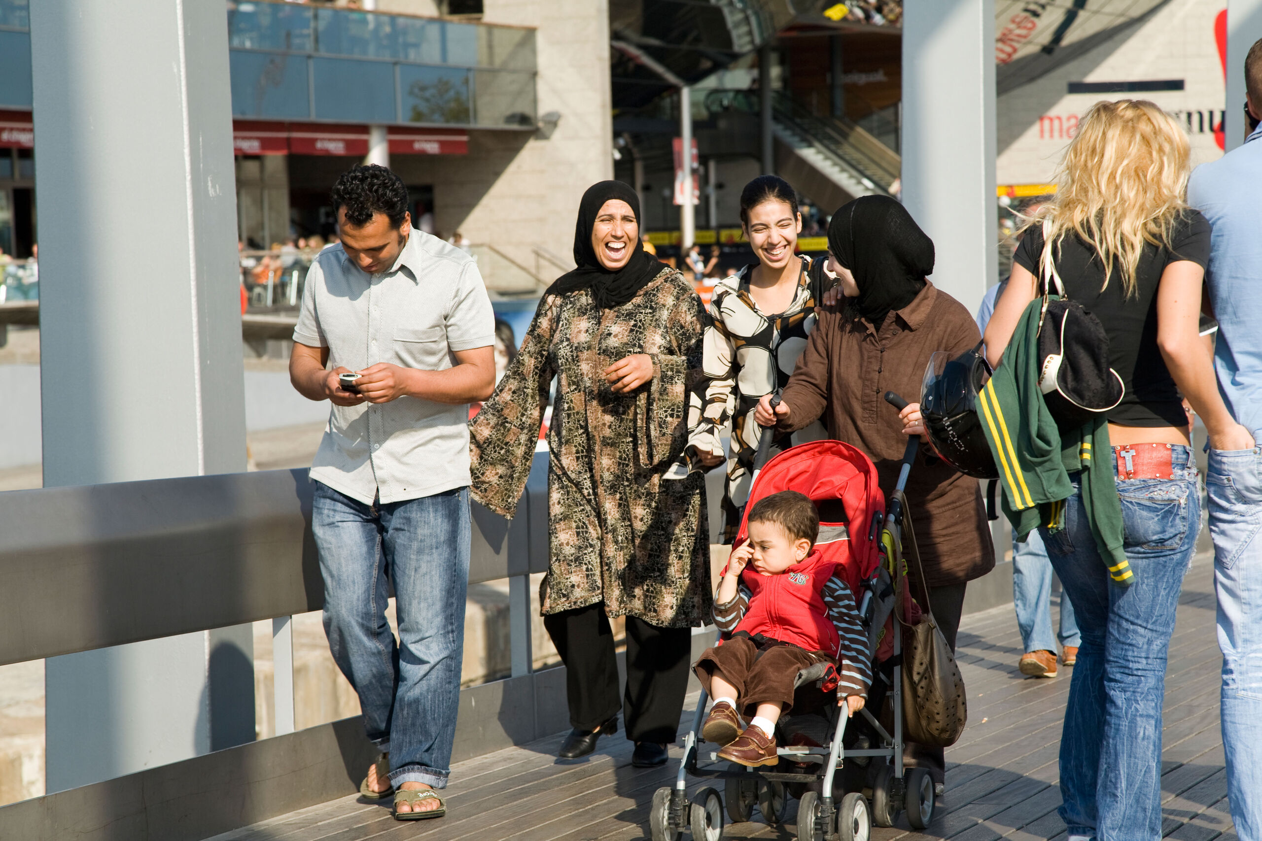 Solo 3 de cada 10 mujeres marroquíes cotizan a la Seguridad Social en España
