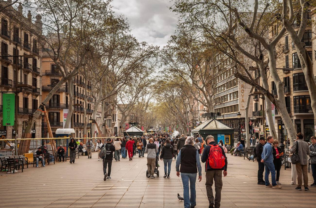 Nuevo sablazo en Barcelona: la tasa turística sube hasta los 12 euros por noche y supera a París o Roma