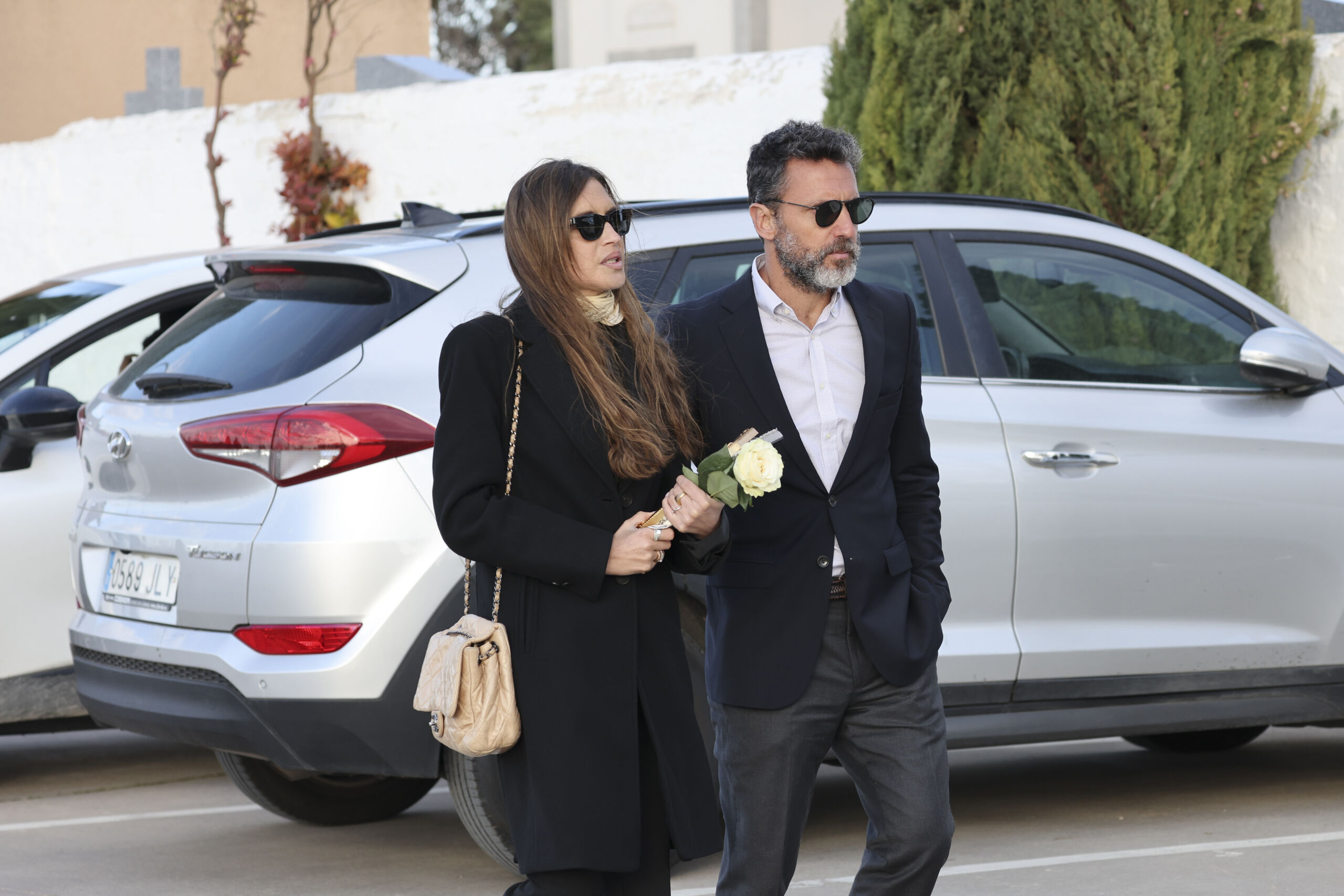 Arropada por Iker Casillas, Isabel Jiménez y su novio: las imágenes del último adiós de Sara Carbonero a su madre