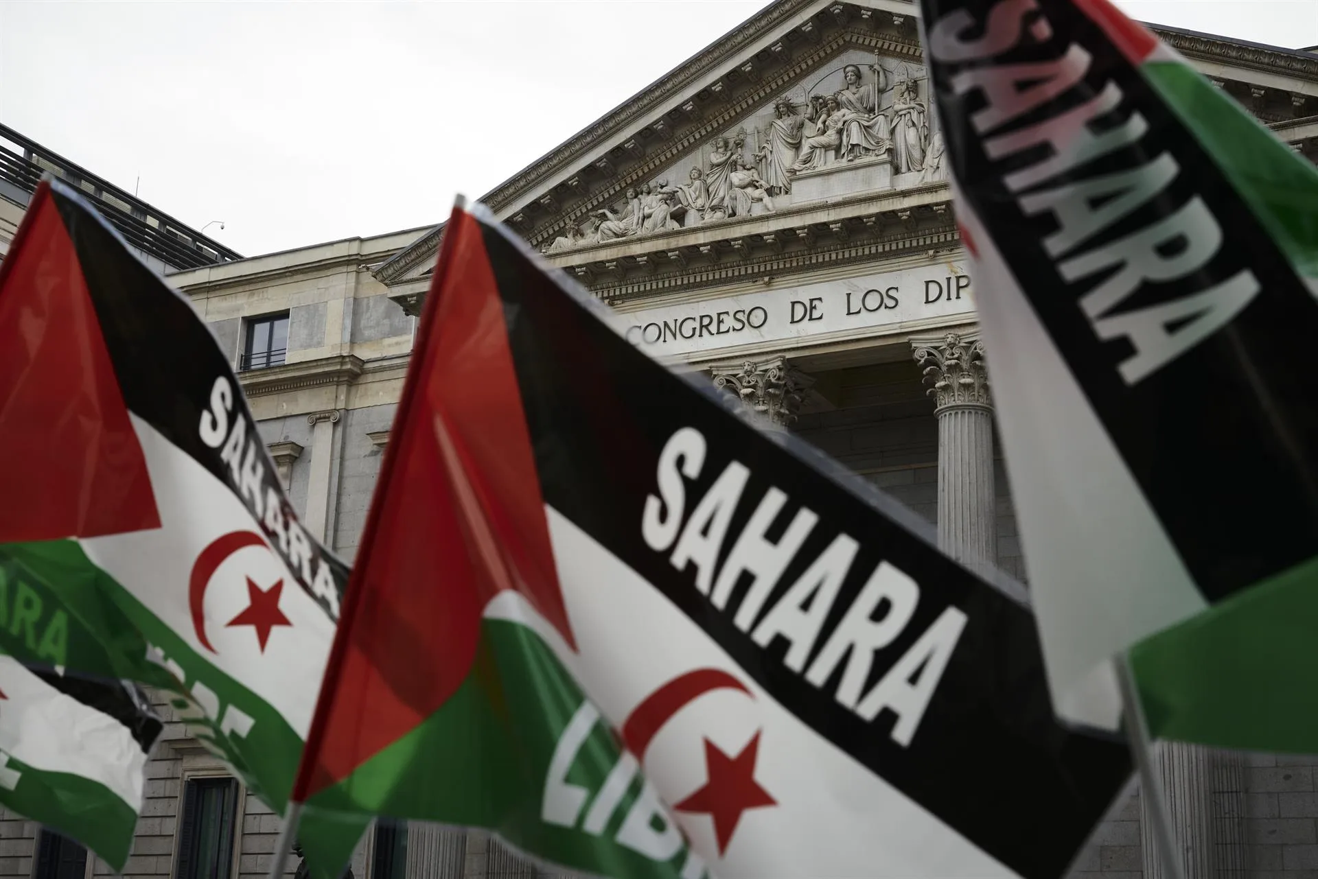 La izquierda carga contra el Gobierno por excluir a los saharauis de la regularización masiva