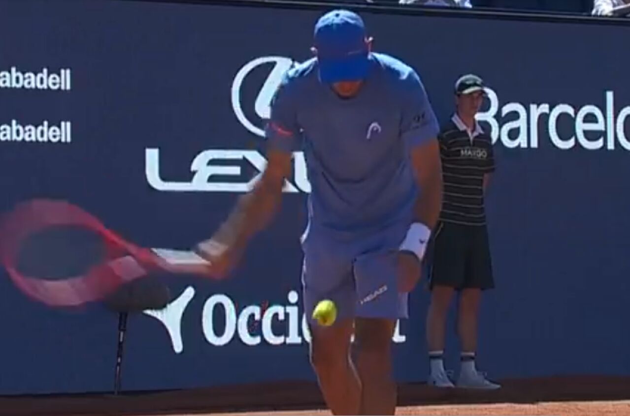 La locura o falta de respeto nunca vista en el Godó: Borges gana sacando por abajo