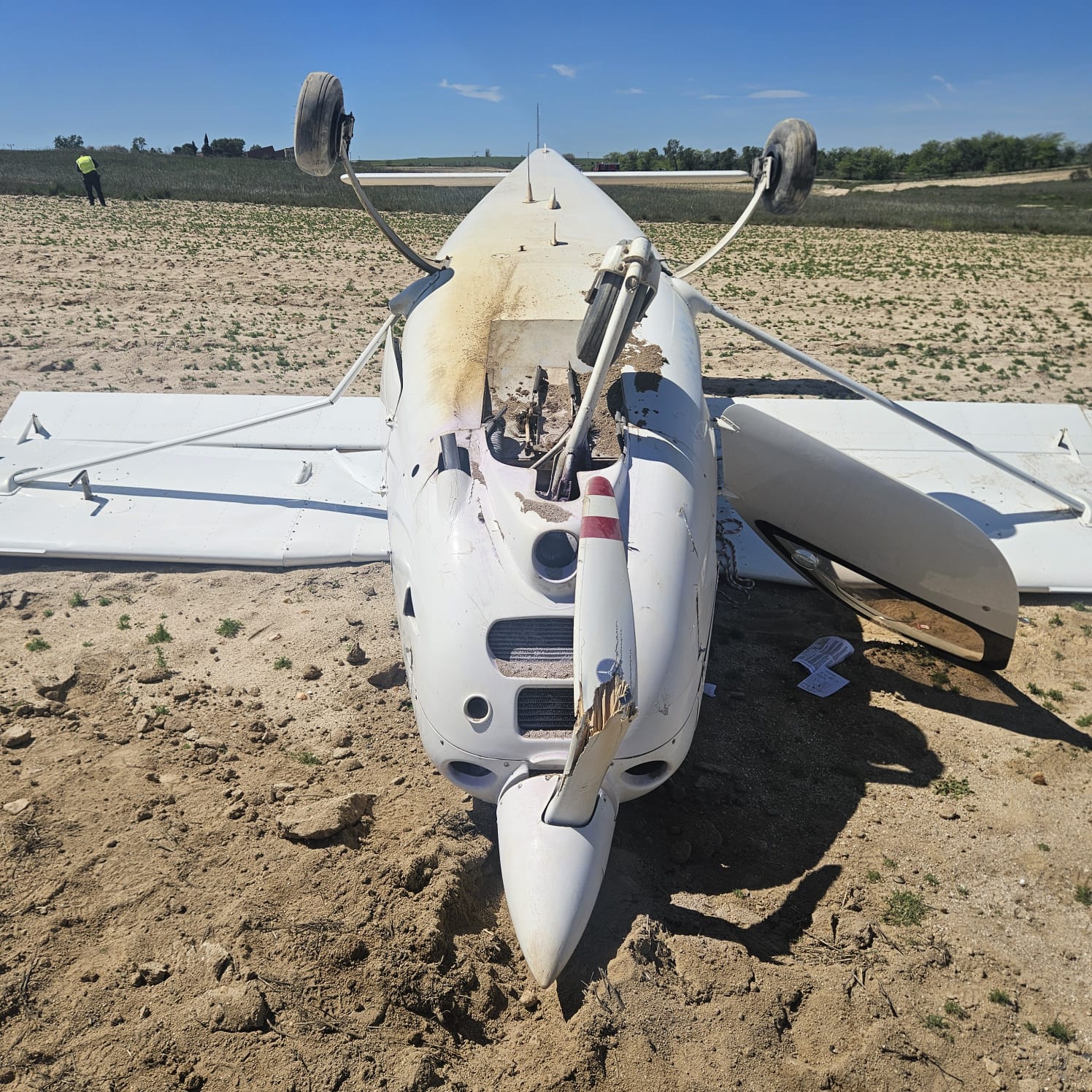 Heridos dos ocupantes de una avioneta tras un aterrizaje de emergencia en Alcorcón