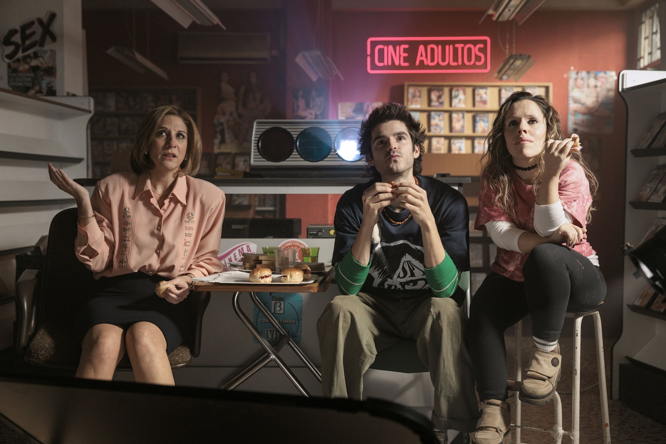 El primer videoclub porno y el regreso de 'Malcolm': la lista de estrenos de abril