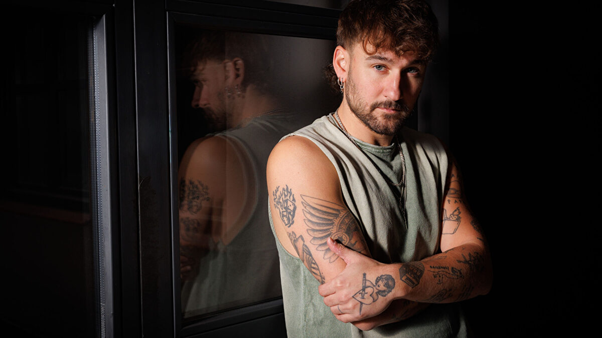 Dani Fernández, operado de urgencia tras una grave caída en su concierto de Valencia