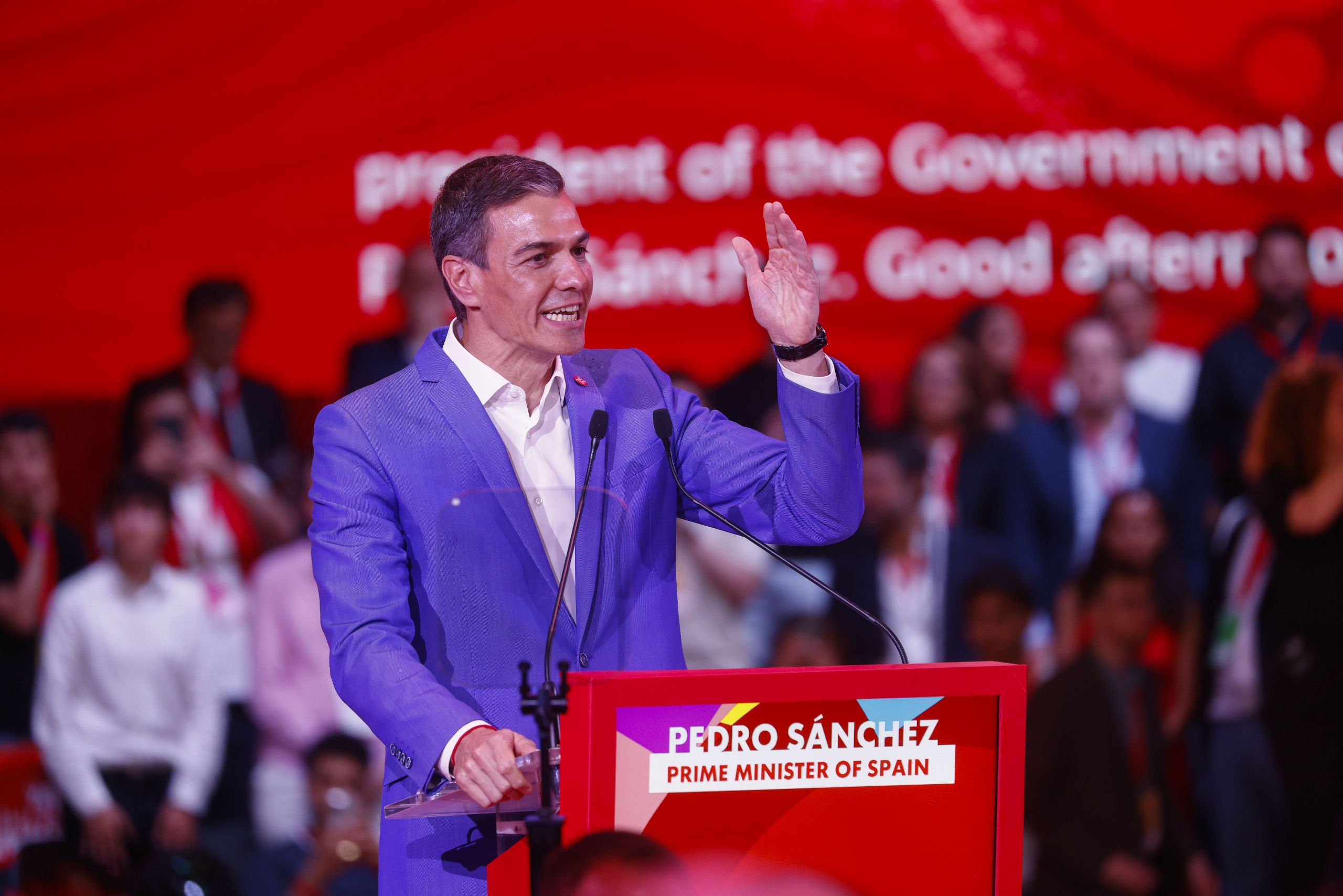 Elon Musk acusa a Sánchez de "alta traición" por la regularización de inmigrantes